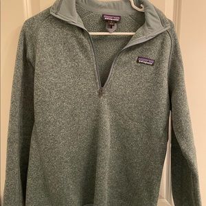 Patagonia quarter zip size medium
